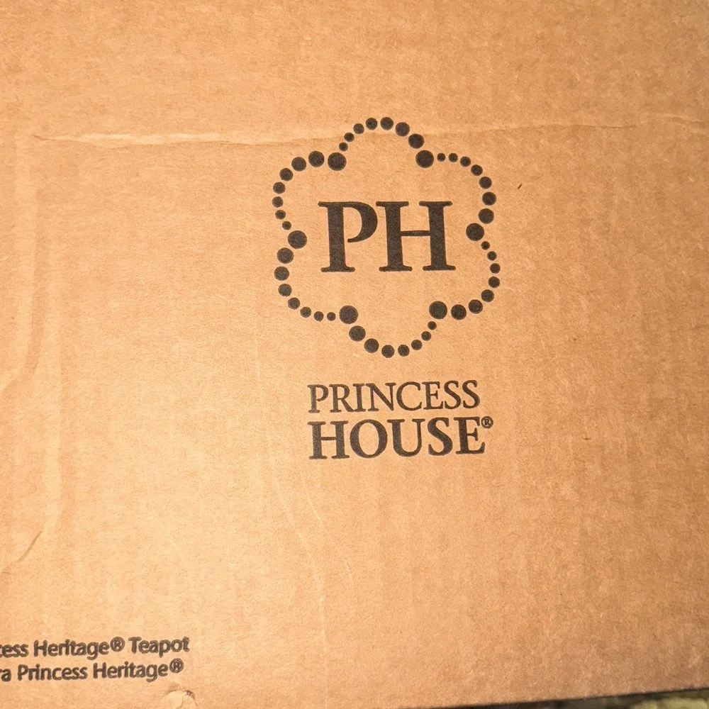 Princess House Glass Teapot with Infuser - Picture 2 of 2